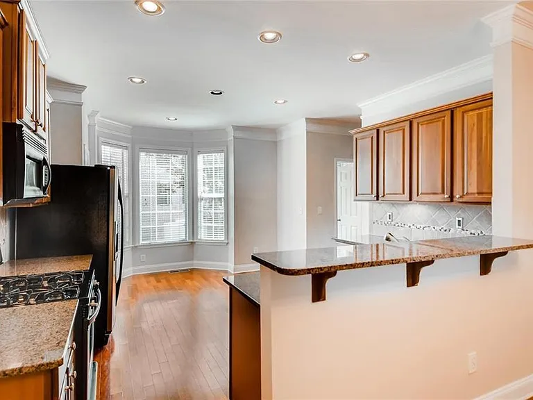 5288 Wellsley Bnd — Photo 4