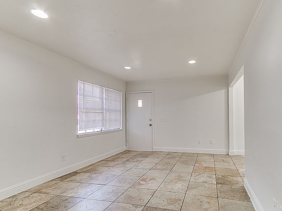 3rd image of 2934 NW 32nd St Unit 7