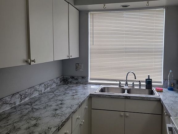 5th image of 7606 La Mesita Ct #7606