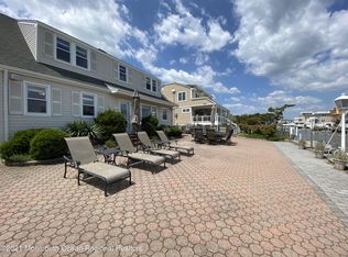 19 W Ohio Ave, Brant Beach, NJ 08008