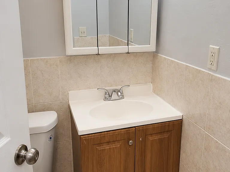 168 Woodlawn Ave #1 — Photo 5
