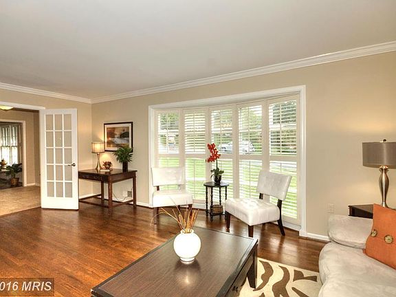 4th image of 3805 Winterset Dr