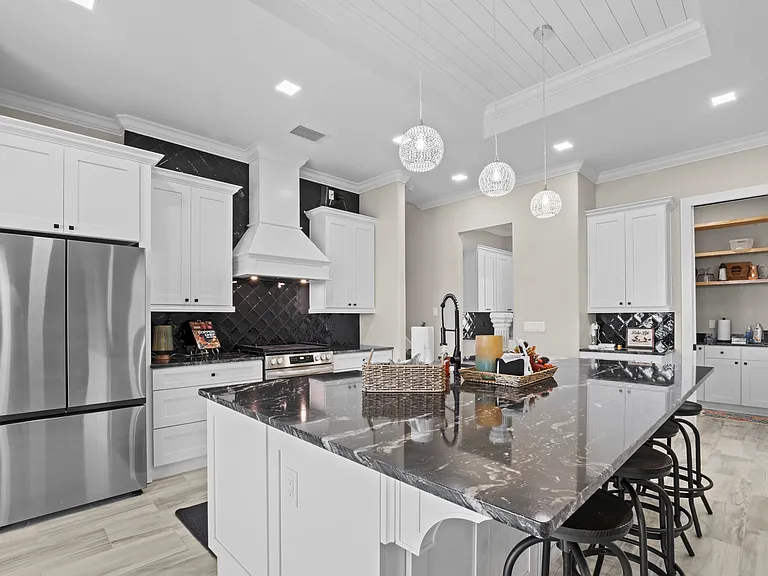1104 Idylwild Dr NW — Photo 9