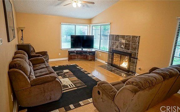 3rd image of 26246 Rainbow Glen Dr