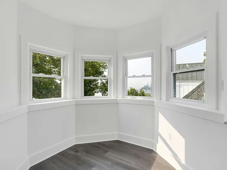 18 Hamilton Ave #3 — Photo 3