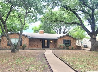 104 Auburn Dr, Waxahachie, TX 75165
