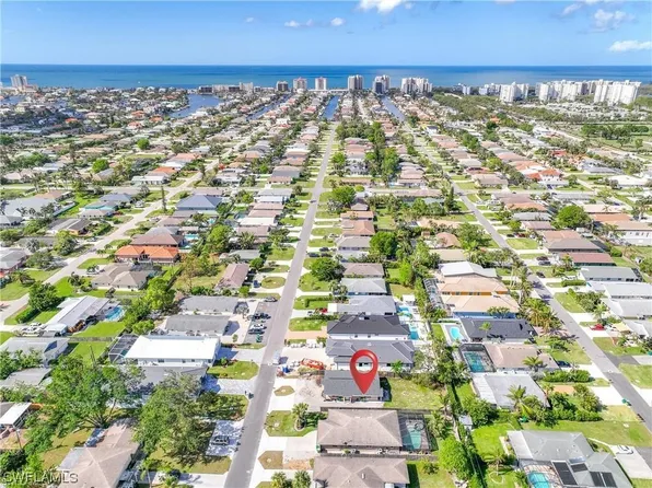 863 108th Ave N, Naples, FL 34108