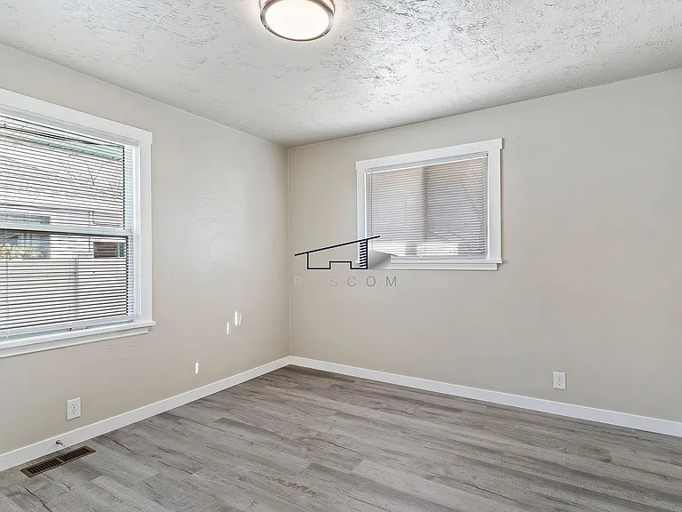 3480 Ogden Ave — Photo 11