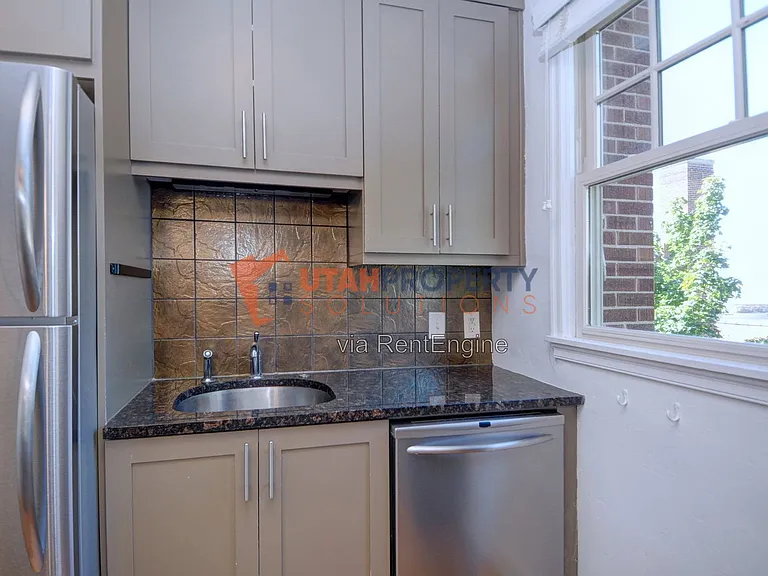 61 N T St #6 — Photo 11