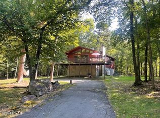 118 Ridge Dr, Milford, PA 18337