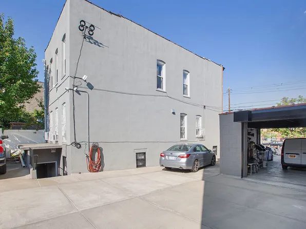 3626 11th St, Astoria, NY 11106