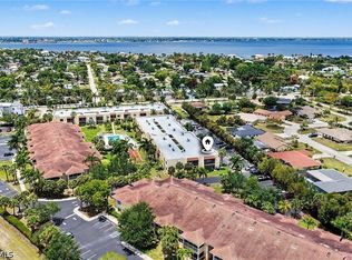 12501 McGregor Blvd APT 10, Fort Myers, FL 33919