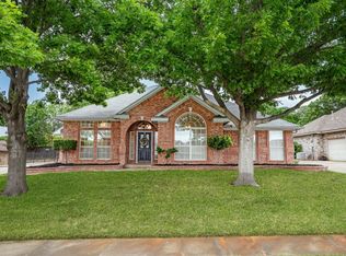 7531 Orange Valley Dr, North Richland Hills, TX 76182