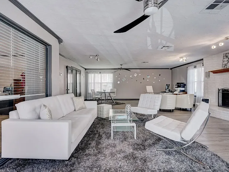 Sterling Park Apartments — Photo 1