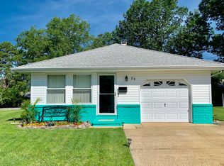 24 Mount Logan Ln, Toms River, NJ 08753