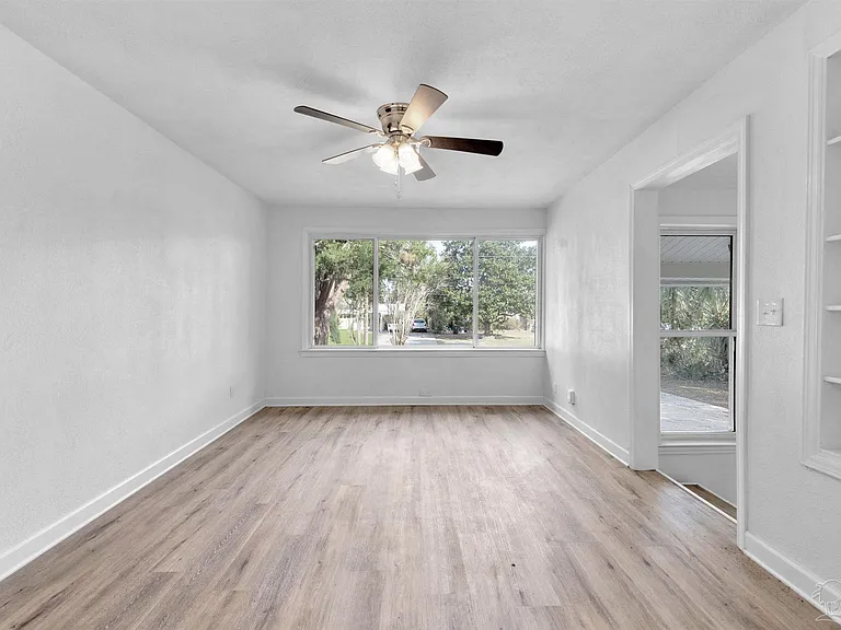 723 Lakewood Rd — Photo 5