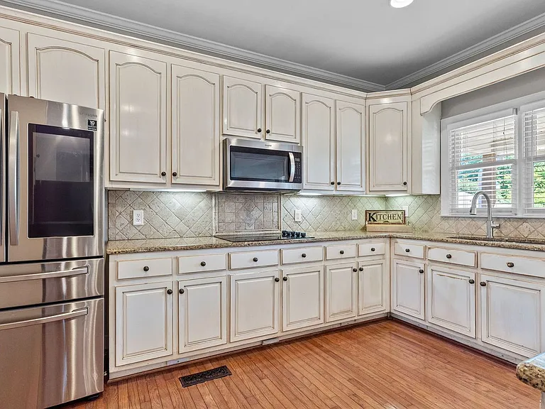 1210 Auxford Ave — Photo 8
