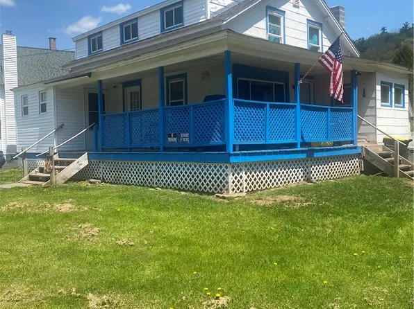 54 River St, Stamford, NY 12167