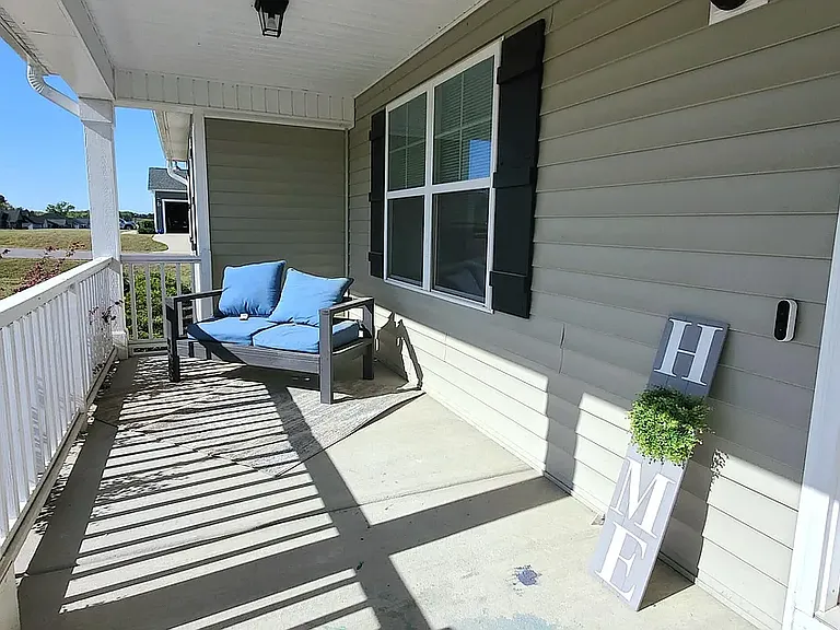 212 Placid Pond Dr — Photo 3