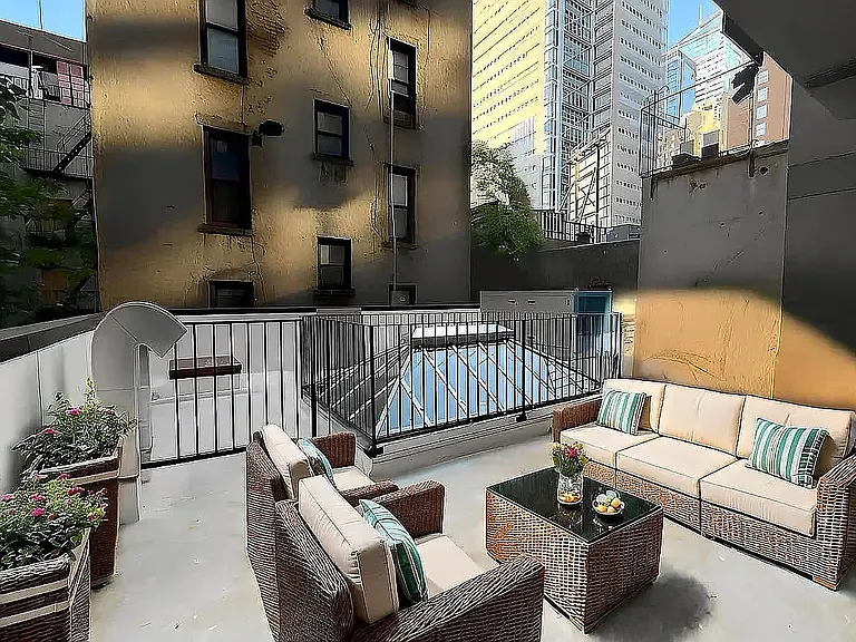 307 W 39th St #2T — Photo 1