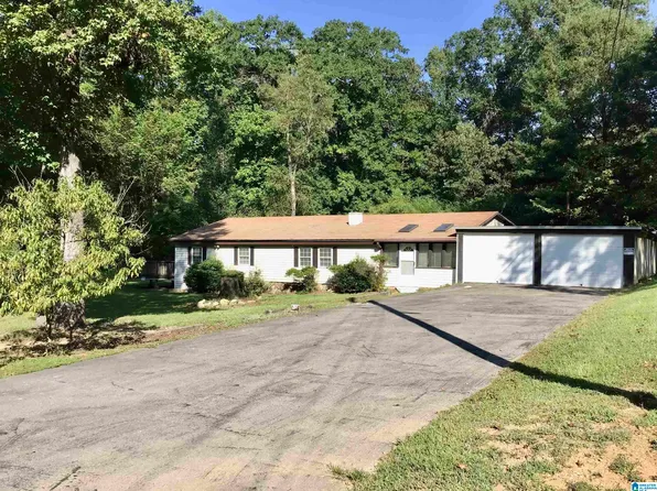 702 Birmingham Ave, Trussville, AL 35173