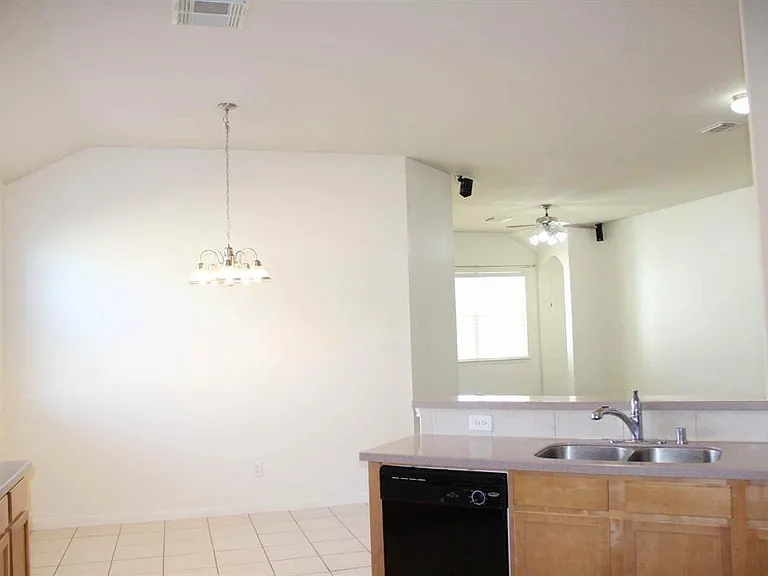 7310 Northfork Dr — Photo 11