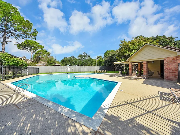 1022 Memorial Village Dr — Photo 40