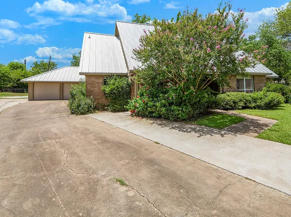 1211 S Ridgefield Cir, College Station, TX 77840