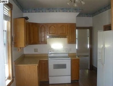 3rd image of 509 Maple Ave