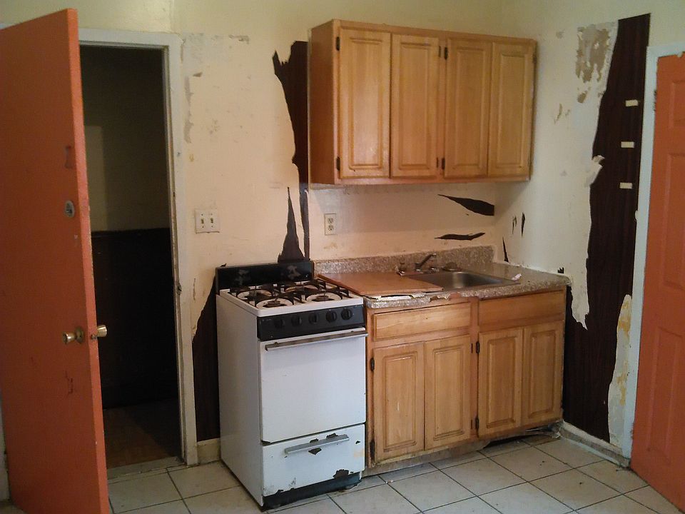 2nd image of 106 Chester Ave APT 1F