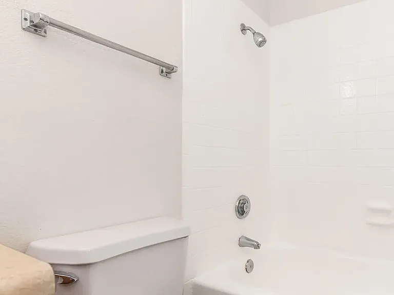 Crystal Pointe — Photo 17
