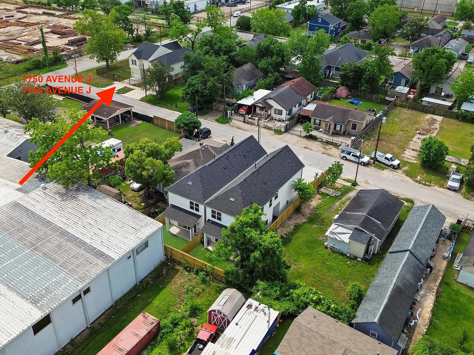 3 bed, 2.5 bath, 1640 sqft, $1,950 — Photo 3