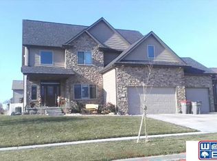 9435 Del Rio Dr, Lincoln, NE 68516