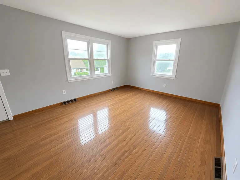 55 Parsons Hill Dr — Photo 3
