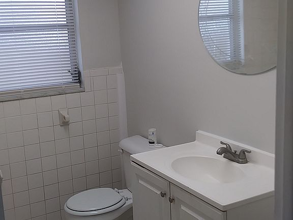 5th image of 224 Waverly Way APT 6