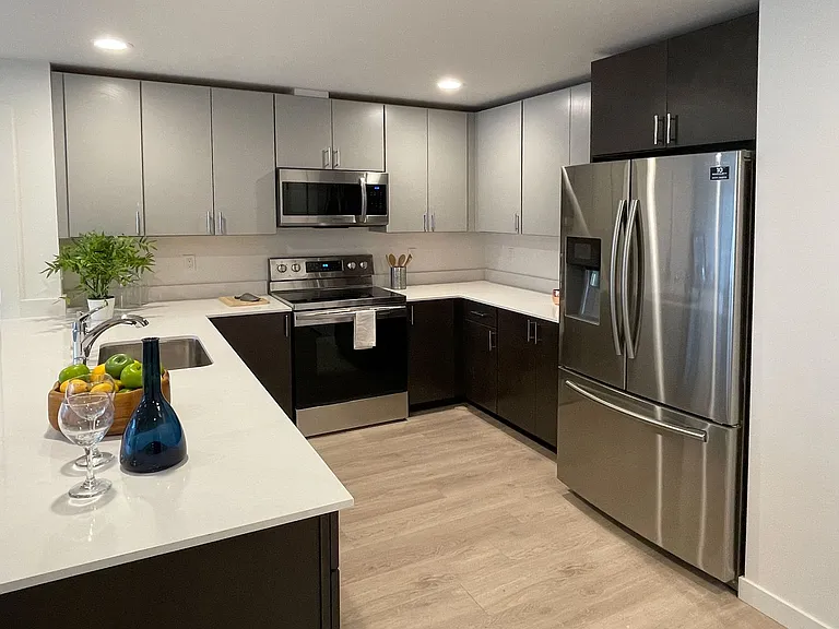 Edric Apartments — Photo 52