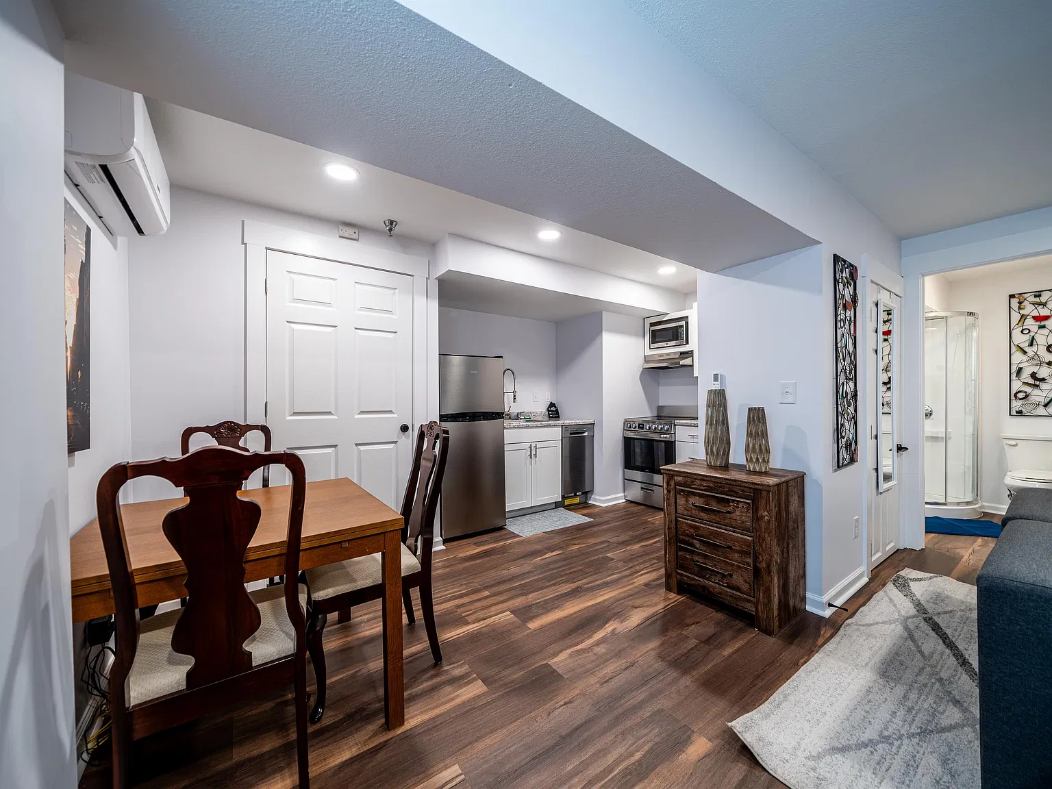 Grace Manor Apartments - B03 - A — Photo 2