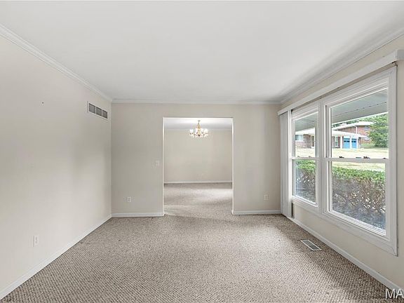 4th image of 11039 Easy St