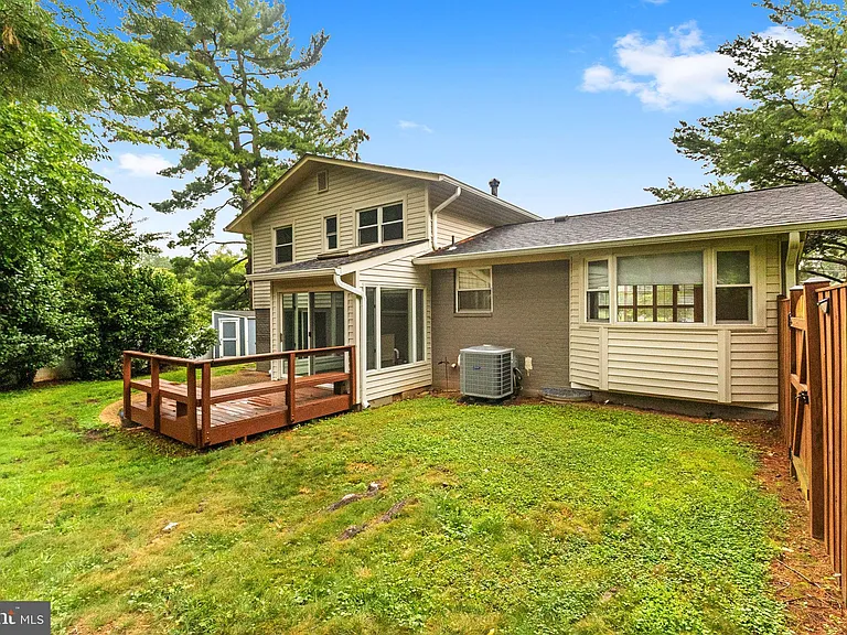 6901 Murray Ln — Photo 41