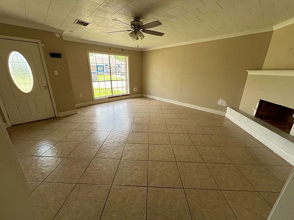Additional Living Room
