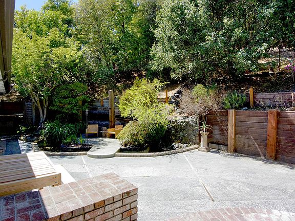 5th image of 20 Barbara Ln