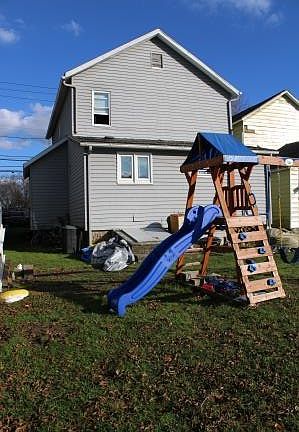 4th image of 419 S Franklin St