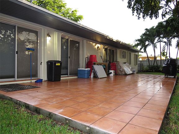 4th image of 10830 SW 125th Ave #1