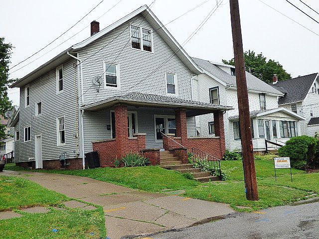 1st image of 224 W 4th St