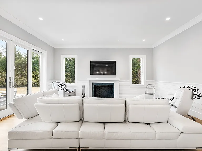 240 Head Of Pond Rd — Photo 10