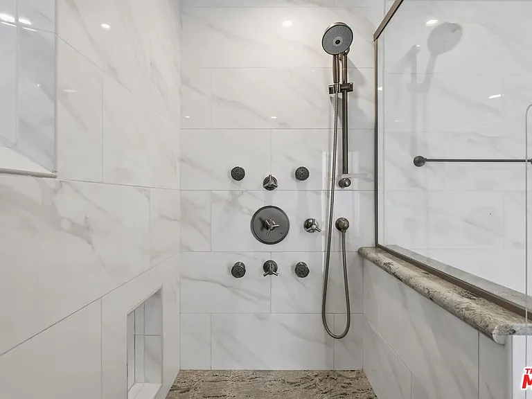 4613 Reforma Rd — Photo 52