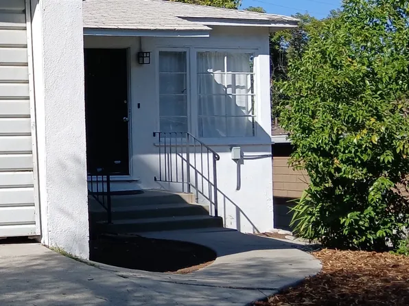 22211 Del Valle St, Woodland Hills, CA 91364