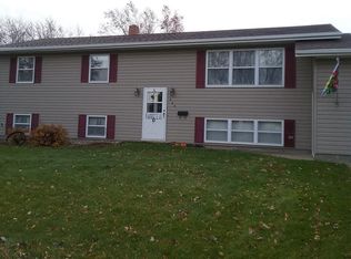 303 9th St W, Clear Lake, SD 57226