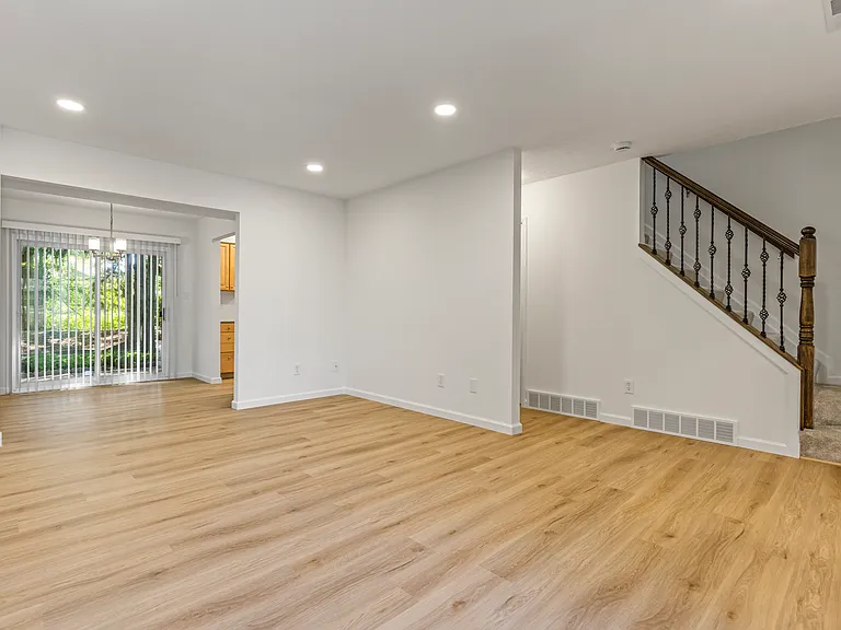 509 Forsythia Ln — Photo 2