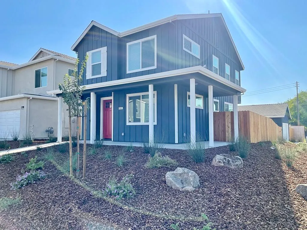 3 bed, 2.5 bath, 1522 sqft, $2,600 — Photo 1